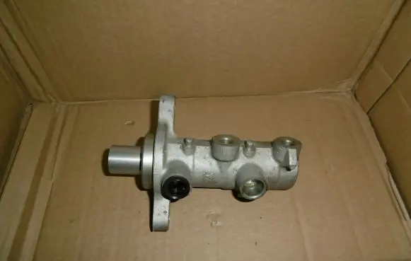Citroen Jumper Master brake cylinder Y24112