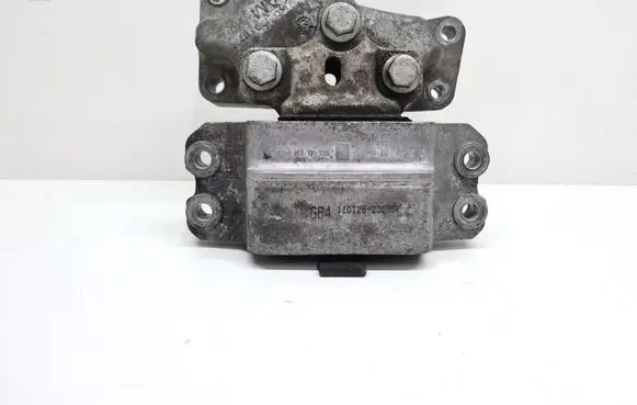 Skoda Superb B6 (3T) Engine mount bracket 3C0199555R