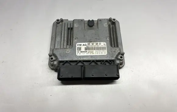 Volkswagen Jetta VII Engine control unit/module 04E907309BT 0261S17499