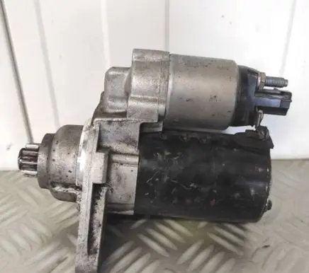 Volkswagen PASSAT B6 Starter motor 0001121408 02Z911023E