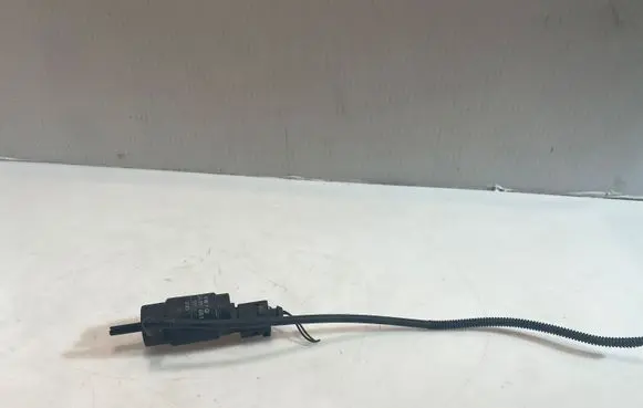 Audi A6 S6 C5 4B Windscreen/windshield washer pump 1J5955651