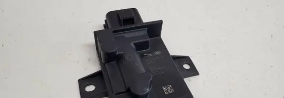 Jaguar F-Pace Fuel injection pump control unit/module FK729D370AD 62910860 190716