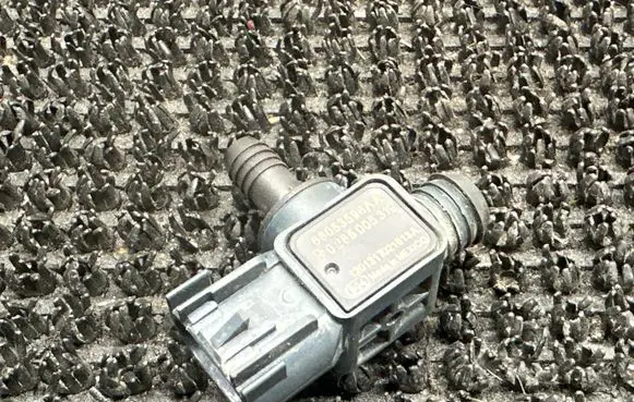 Dodge Durango III Air pressure sensor 68053596AA 0265005319 120131T021613A