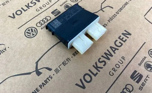 Volkswagen Transporter - Caravelle T7 Tailgate/trunk control unit/module 3G0962243F