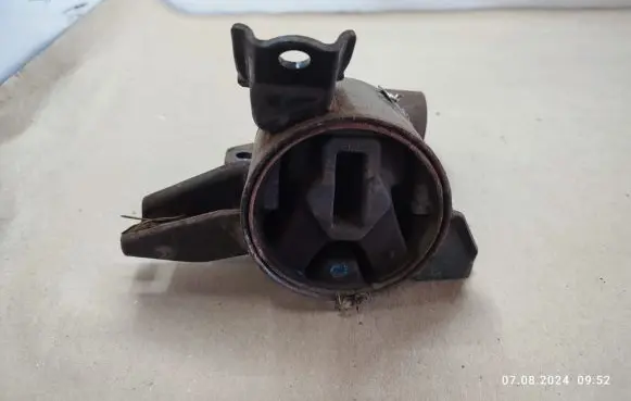 KIA Sportage Engine mount bracket