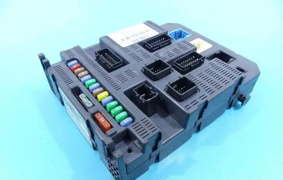 Citroen C4 I Central body control module 9663798580 IMPRK1286873