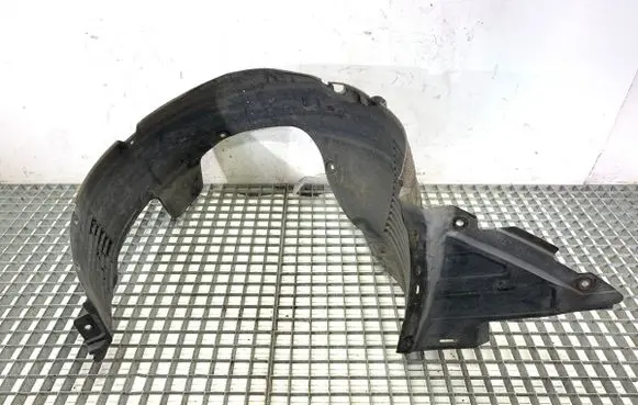 Front wheel arch liner splash guards