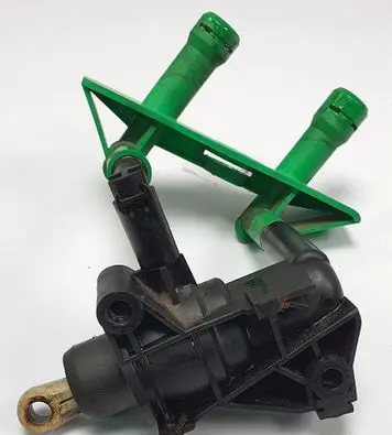 Mercedes-Benz S W220 Clutch slave cylinder 1M51-7A543-AA