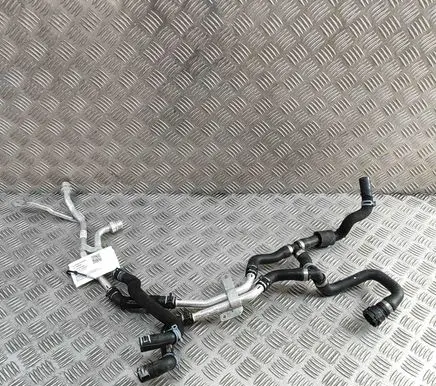 Volkswagen Touareg III Engine coolant pipe/hose 4M0819927C 4M0265374R