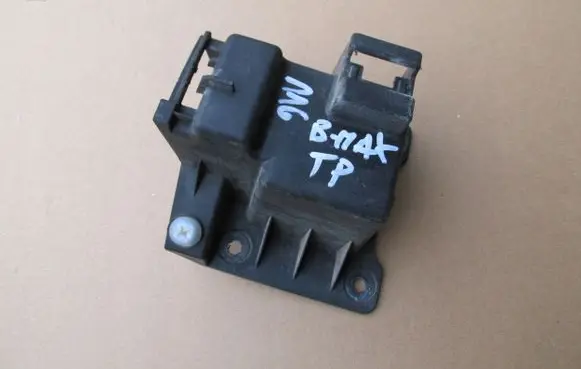 Ford B-MAX Rear bumper mounting bracket
