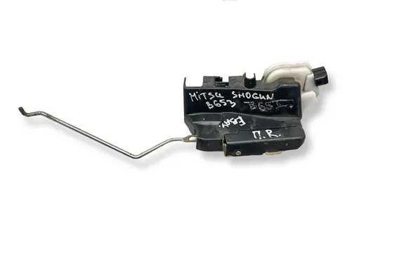 Mitsubishi Pajero Front door lock