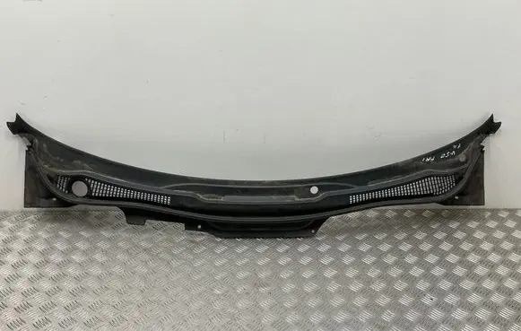 Volvo V50 Wiper trim 