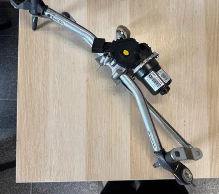 Citroen C4 III e-C4 Front wiper linkage and motor 9824784980