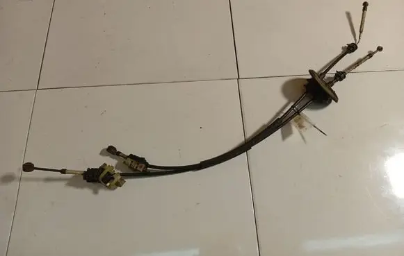 Peugeot 207 Gear shift cable linkage 