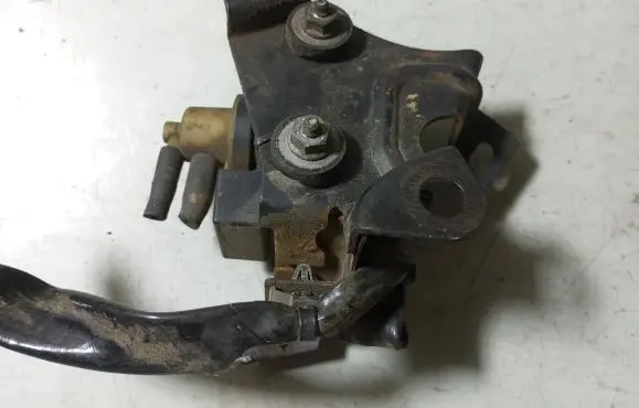 Opel Zafira B Turbo solenoid valve 898165656D