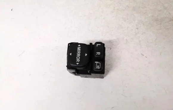 Toyota Avensis T250 Wing mirror switch 153575