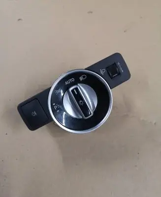 Mercedes-Benz C W204 Light switch A2049053103