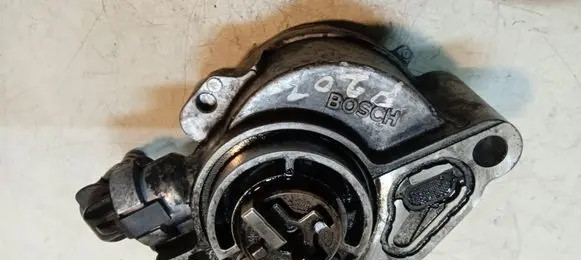 Peugeot 207 Vacuum pump D1562C1 1204P