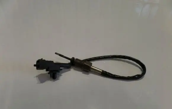 KIA Carens III Exhaust gas temperature sensor 0445110CZU