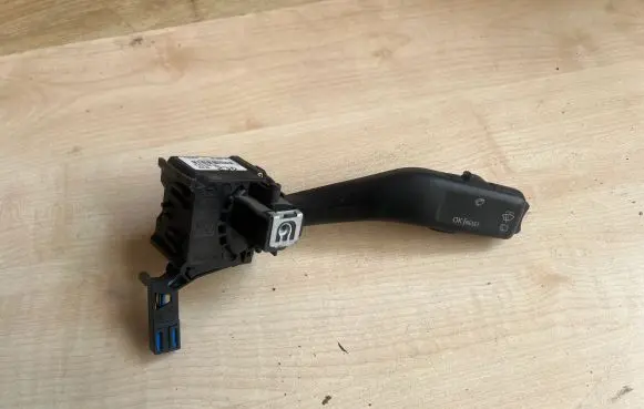 Skoda Octavia Mk2 (1Z) Wiper control stalk 1K0953519A