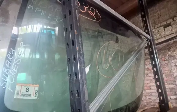 Subaru Forester SH Front windscreen/windshield window 