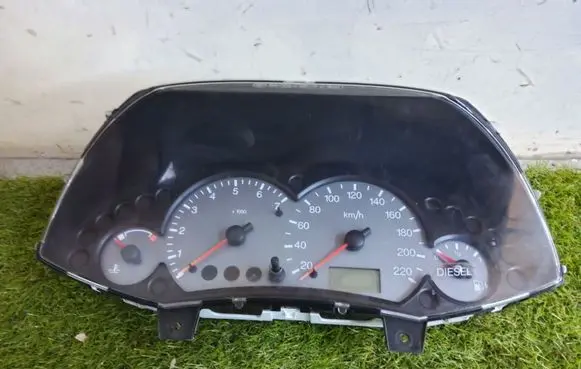 Ford Focus Speedometer (instrument cluster) 98AP10941BC