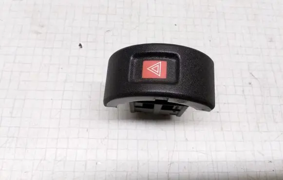 Opel Astra G Hazard light switch 09131728