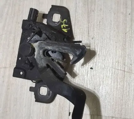 Dacia Duster II Engine bonnet/hood lock/catch