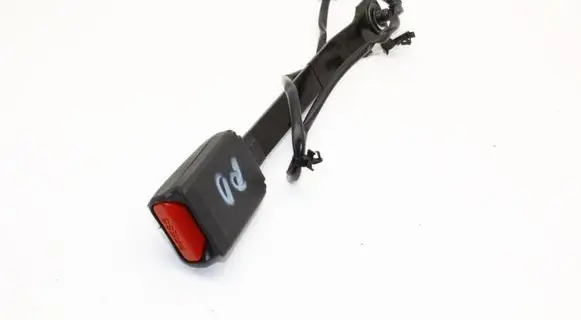 Nissan Pulsar Front seatbelt buckle