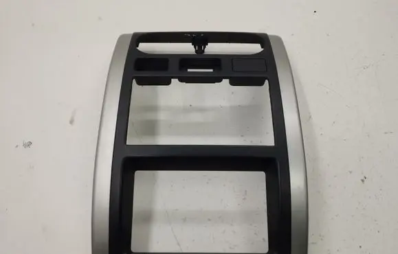 Nissan X-Trail T31 Radio/GPS head unit trim 68260JG10A