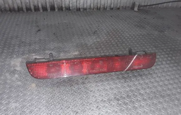 Nissan X-Trail T30 Third/center stoplight E13020708