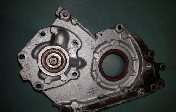 Opel Astra J Oil pump 