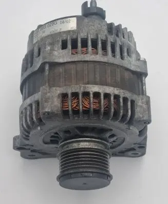 Volkswagen Golf V Generator/alternator 028903029G