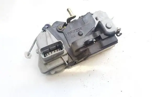 Citroen Xsara Picasso Front door lock 
