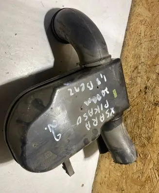 Citroen Xsara Picasso Intake resonator 351970109A