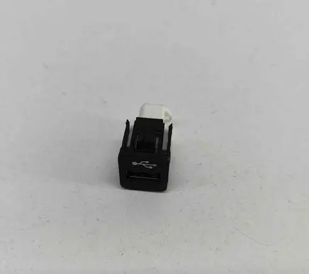 USB socket connector