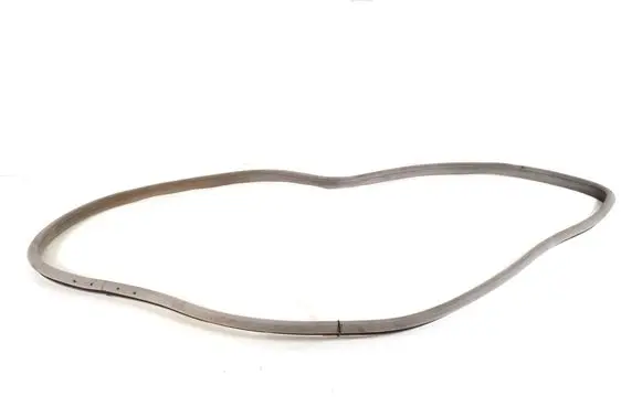 Mercedes-Benz E W211 Front door rubber seal A2116970151