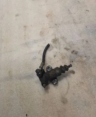 Subaru Legacy Clutch slave cylinder 