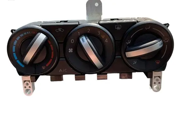 Nissan Qashqai Climate control unit