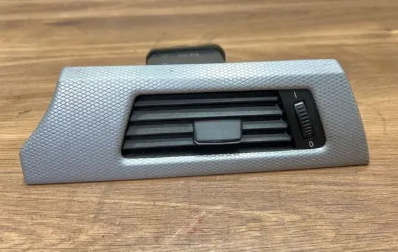 BMW 3 E90 E91 Dashboard side air vent grill/cover trim 9130466