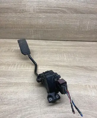 Nissan Primera Accelerator throttle pedal 18002AU410 6PV008620