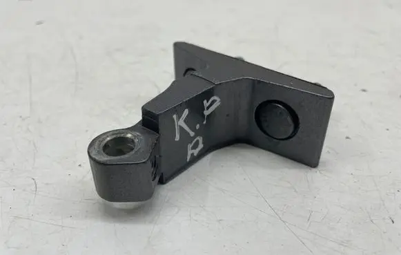 Mercedes-Benz CLA C118 X118 Front door lower hinge 