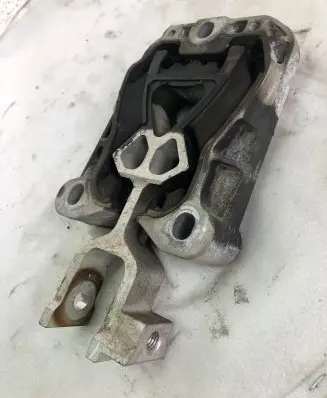 Ford Focus Engine mount bracket Jx616p082be