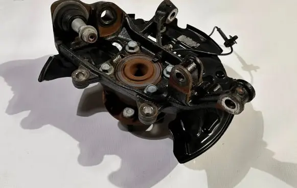 Ford Explorer VI Front wheel hub spindle knuckle LB5C-3K185-BC