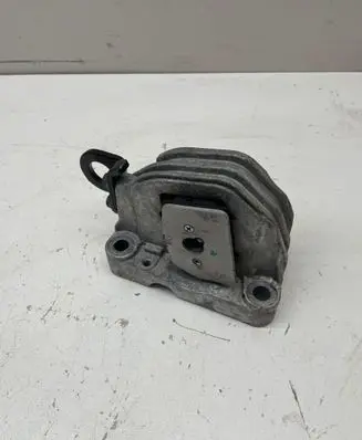 Volvo S60 Engine mount bracket 30776354