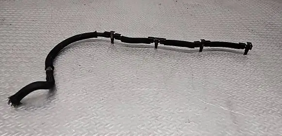 Volkswagen PASSAT B7 Fuel return line/hose
