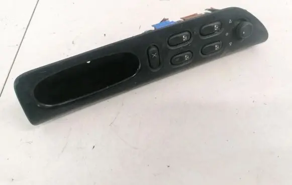 Renault Laguna I Electric window control switch