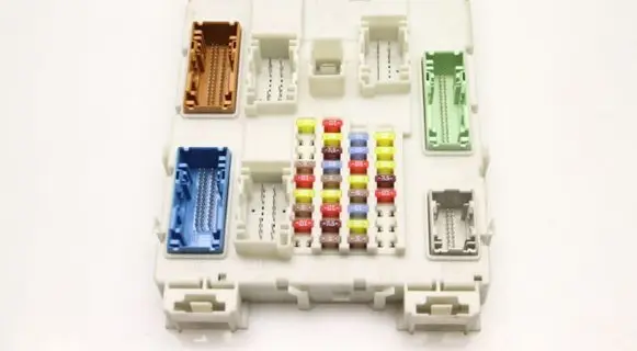 Ford Focus Fuse module BV6T14014