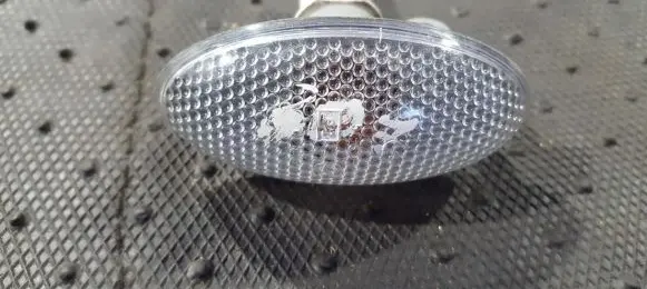 Citroen Xsara Picasso Front fender indicator light