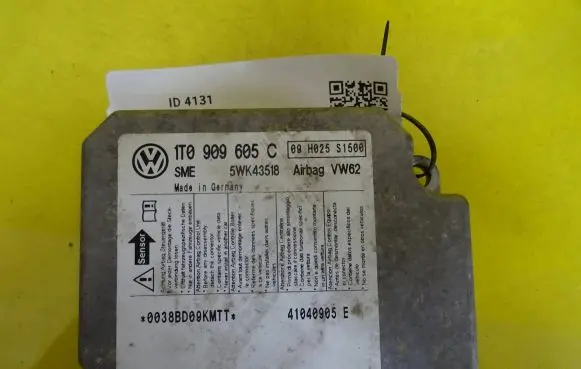 Volkswagen Touran I Airbag control unit/module 1T0909605C 5WK43518